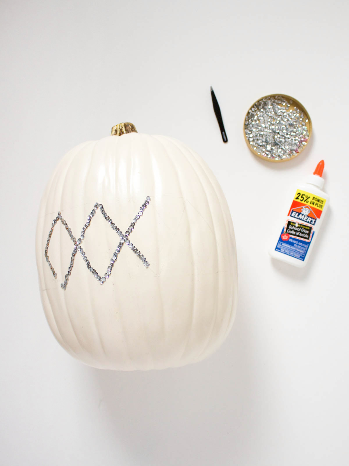 Make it a Sparkly Halloween With This DIY Moroccan Style Sequin Pumpkin | Fish & Bull